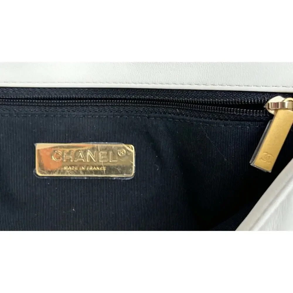 White Chanel 19 GM Flap Bag In Goatskin SPB JA-363272 - Picture 8 of 16